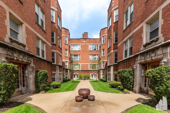 property at 1622 W Columbia Ave