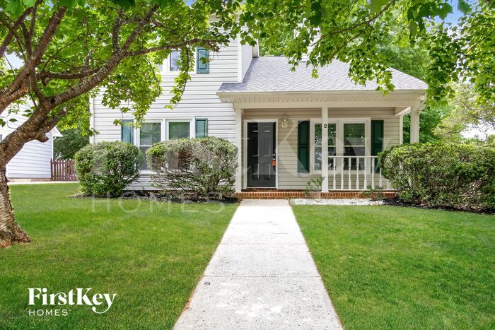 2 Hickory Knoll Ct in Greensboro, NC - Building Photo