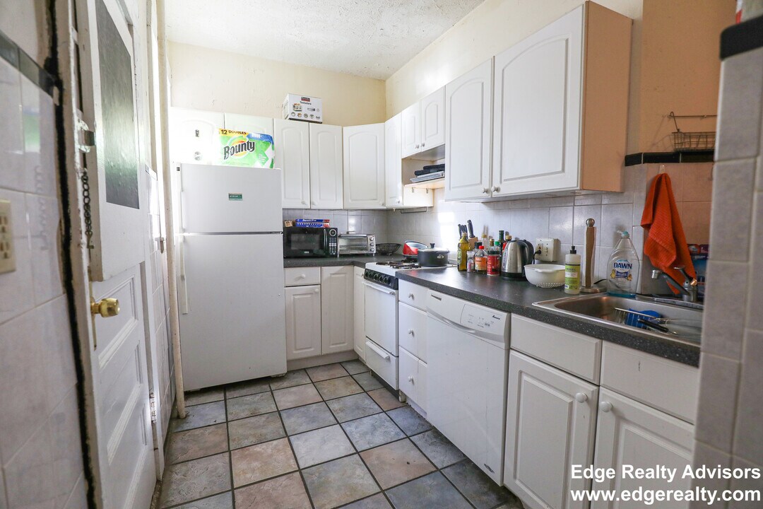 60 Egmont St, Unit 1 in Brookline, MA - Foto de edificio