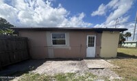 2856 Tropic Rd in Melbourne, FL - Foto de edificio - Building Photo