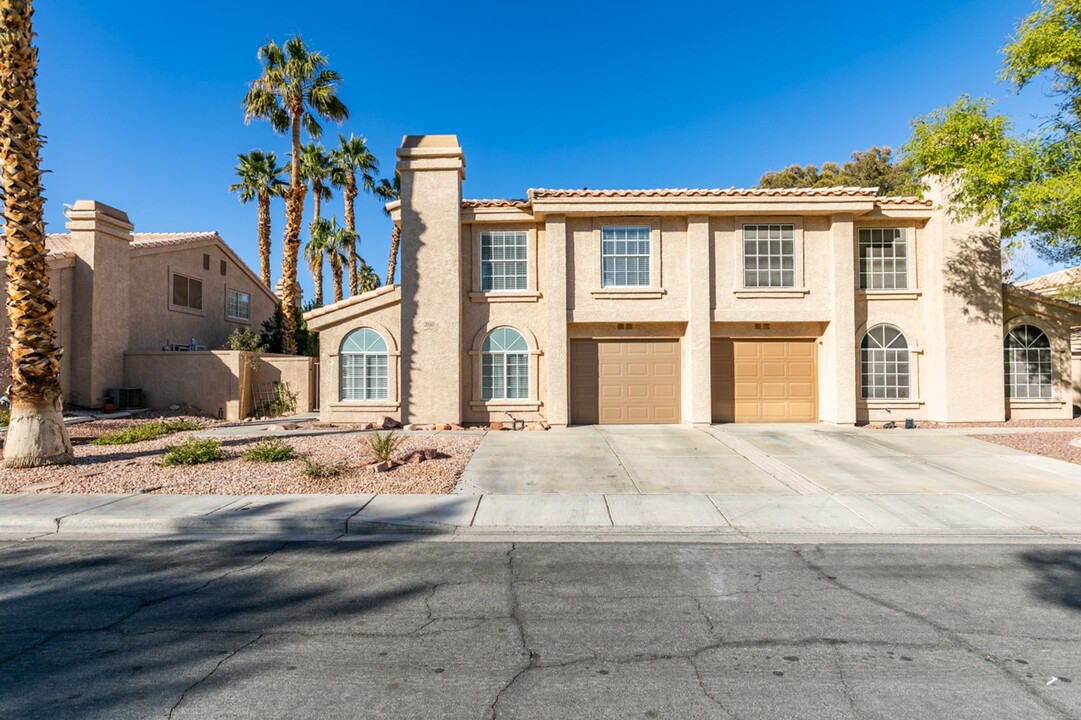 2810 Briar Knoll Dr in Henderson, NV - Building Photo