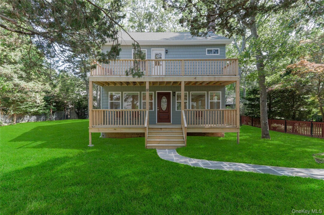 12 14th St in Wading River, NY - Building Photo