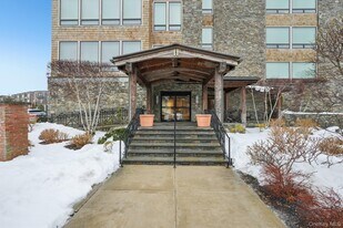 11 River St in Sleepy Hollow, NY - Building Photo