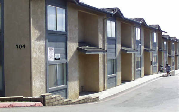 Vista Royal Apartments in Vista, CA - Foto de edificio - Building Photo