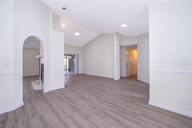 2425 Rolling Broak Dr in Orlando, FL - Building Photo - Building Photo