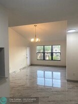 4281 W McNab Rd in Pompano Beach, FL - Building Photo