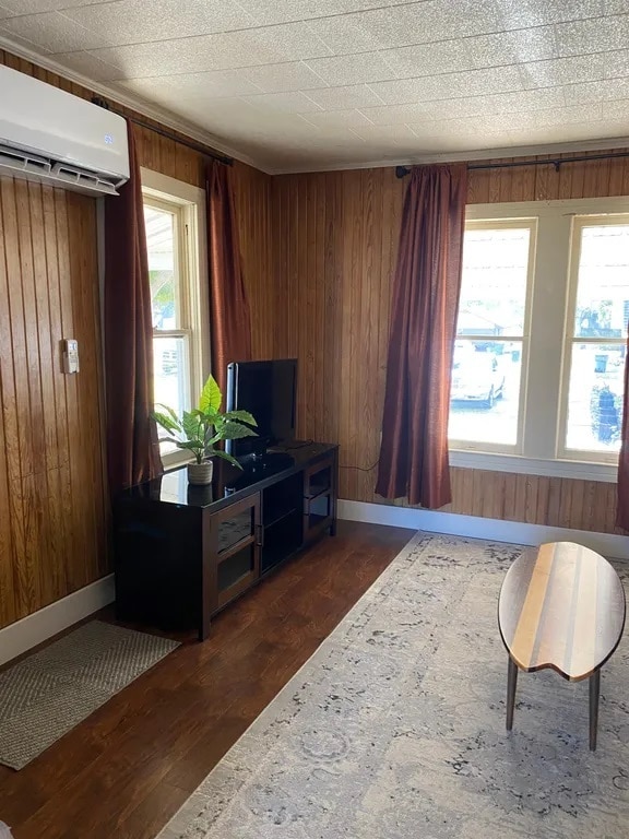 property at 1936 Las Palmas Dr