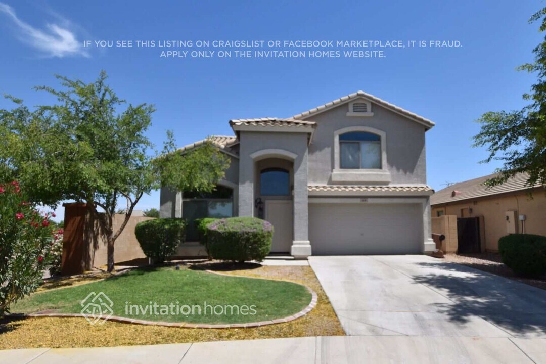 1618 E Daniella Dr in San Tan Valley, AZ - Building Photo
