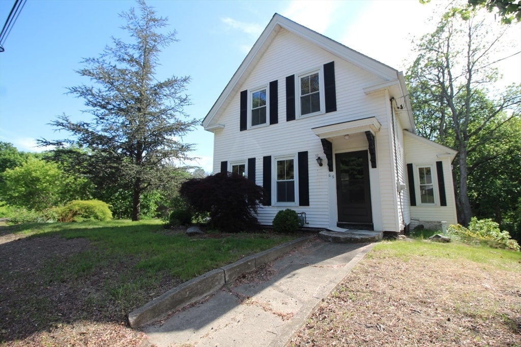65 School St in Groveland, MA - Building Photo