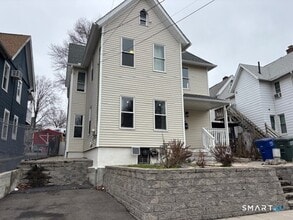 203 Benham Ave in Bridgeport, CT - Building Photo - Building Photo