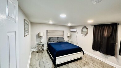 5924 St Claude Ave in New Orleans, LA - Building Photo - Building Photo