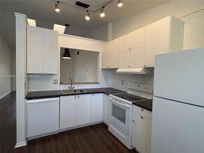 2491 NW 56th Ave, Unit 417 in Lauderhill, FL - Building Photo - Building Photo