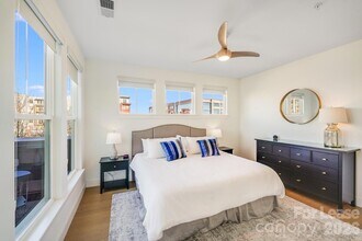 3000 South Blvd, Unit 304 in Charlotte, NC - Foto de edificio - Building Photo