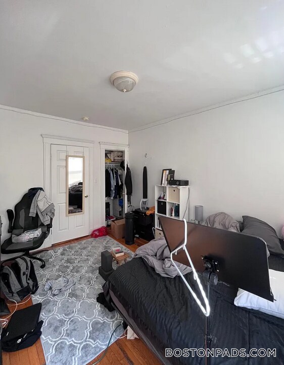 121 Park Dr in Boston, MA - Building Photo