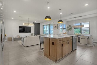 4740 Chantilly Rd in Wellington, FL - Building Photo - Building Photo
