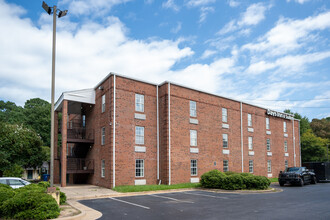 The Inn and Suite Apartments in Rocky Mount, NC - Foto de edificio - Building Photo