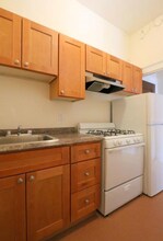 2 Ware St, Unit 10 in Cambridge, MA - Building Photo - Building Photo
