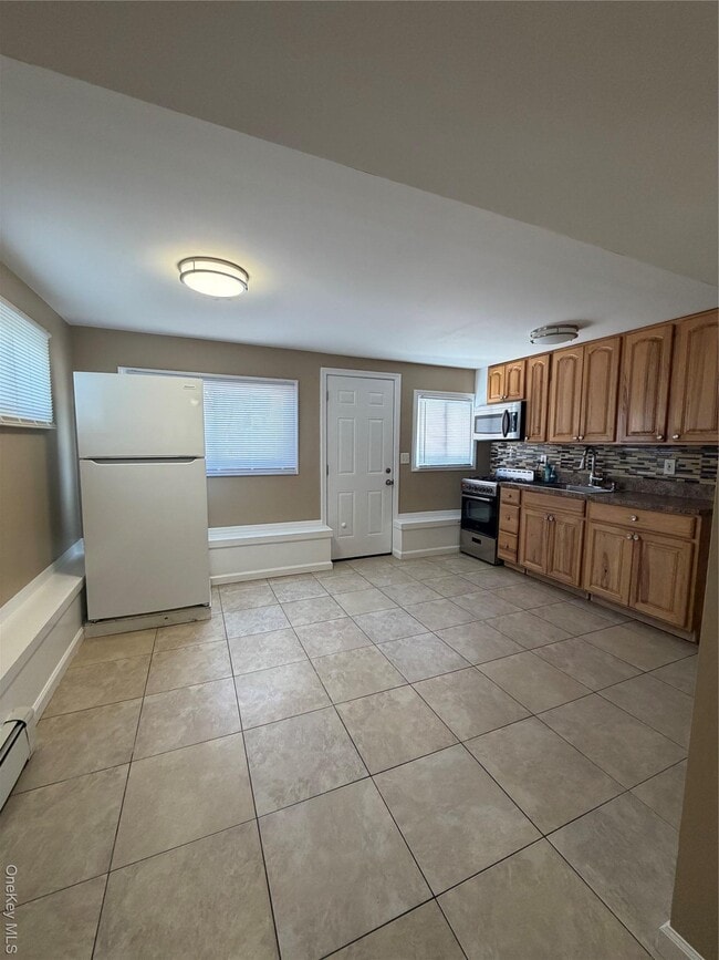 579 Fire Island Ave S in Babylon, NY - Building Photo - Building Photo