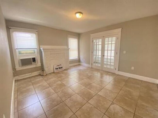 940 6th St N in St. Petersburg, FL - Foto de edificio - Building Photo
