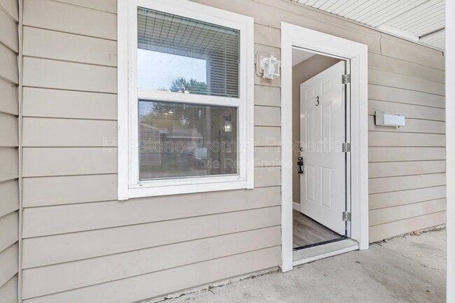 property at 816 S Crockett St