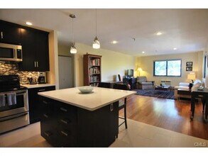 51 Schuyler Ave in Stamford, CT - Building Photo - Building Photo