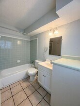 2609 E Cesar Chavez St in Austin, TX - Building Photo - Building Photo