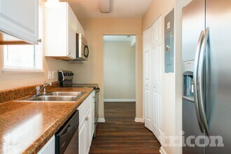 438 Oakbrook Village Rd in Columbia, SC - Building Photo - Building Photo