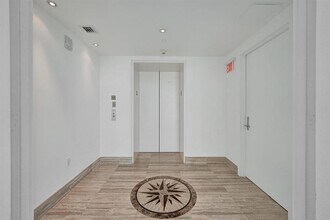 101 S Fort Lauderdale Beach Blvd in Fort Lauderdale, FL - Foto de edificio - Building Photo