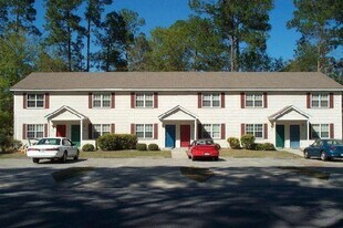 1496 Ricardo St in Valdosta, GA - Building Photo