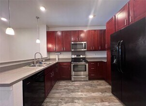 550 Kamaaha Ave in Kapolei, HI - Building Photo - Building Photo