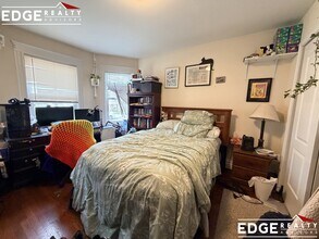 19 Claymoss Rd, Unit 1 in Boston, MA - Foto de edificio - Building Photo