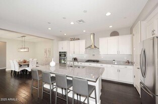 10072 E Bell Rd in Scottsdale, AZ - Building Photo