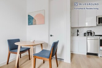 250 Union Ave in Brooklyn, NY - Foto de edificio - Building Photo