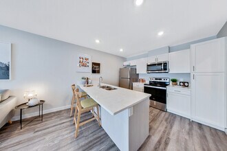 Brilliant Towns in Saskatoon, SK - Building Photo - Building Photo