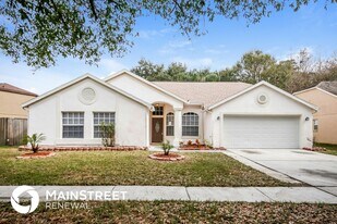 15313 Heathridge Dr in Tampa, FL - Building Photo