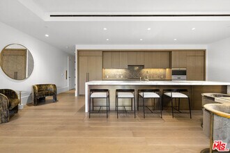 8420 Sunset Blvd in West Hollywood, CA - Building Photo - Building Photo