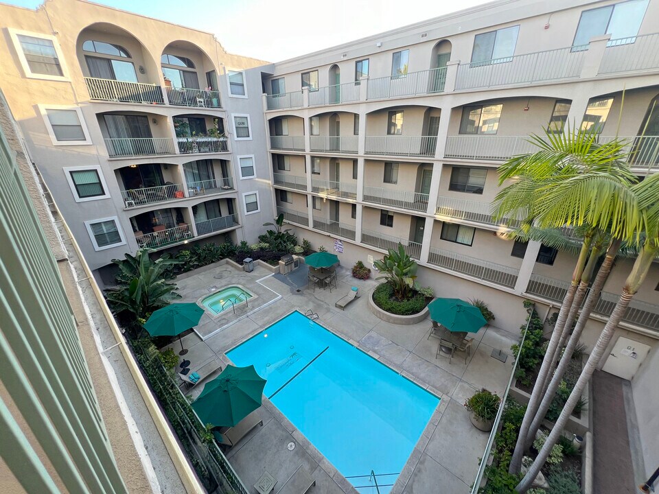 555 Maine Ave, Unit 304 in Long Beach, CA - Foto de edificio