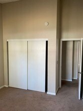 5709 Palma del Sol Way in Las Vegas, NV - Building Photo - Building Photo