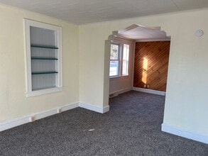 136 N Dewey Ave in Jefferson, WI - Building Photo - Building Photo