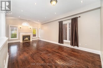 2432 Hilda Dr in Oakville, ON - Building Photo - Building Photo