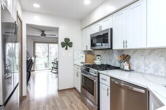 267 Ashbury Ln W in Roselle, IL - Building Photo - Building Photo