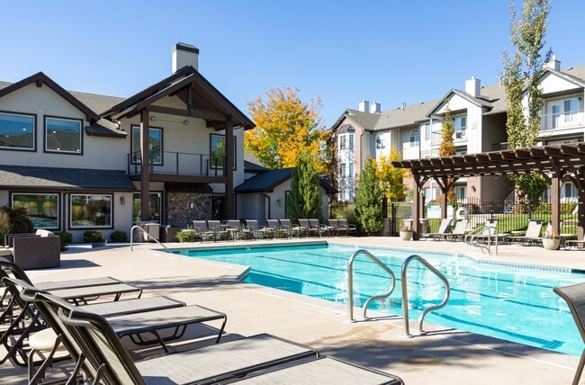 Sterling Pointe Apartments