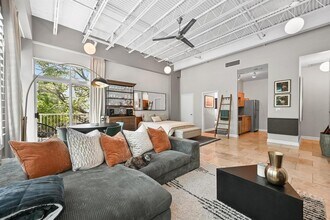 2401 E 6th St in Austin, TX - Building Photo - Building Photo