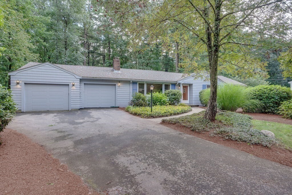 31 Hayden Ln in Bedford, MA - Building Photo