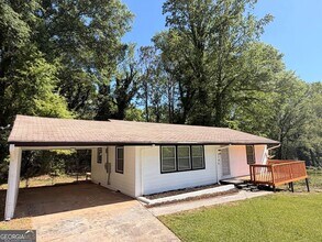 1734 Cahoon St SW in Atlanta, GA - Foto de edificio - Building Photo