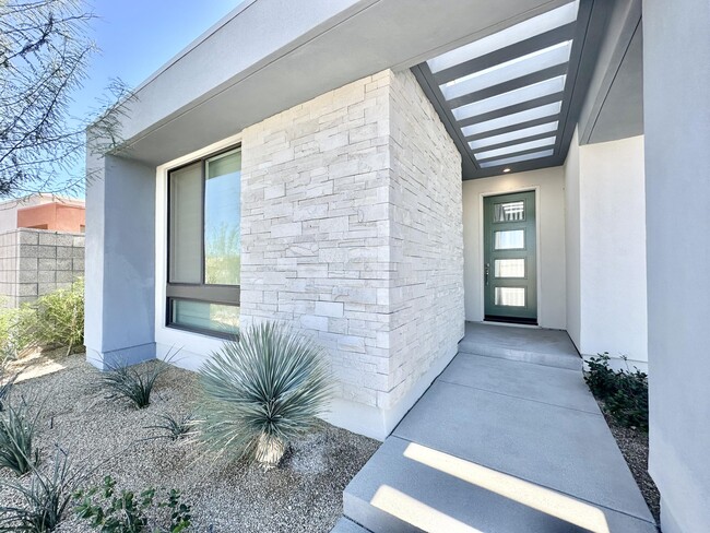 379 Fountain Dr in Palm Springs, CA - Building Photo - Building Photo