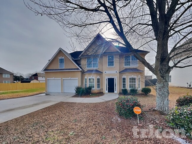 property at 905 Southfork Dr