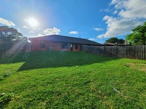 210 Elm St in Winona, TX - Building Photo - Building Photo