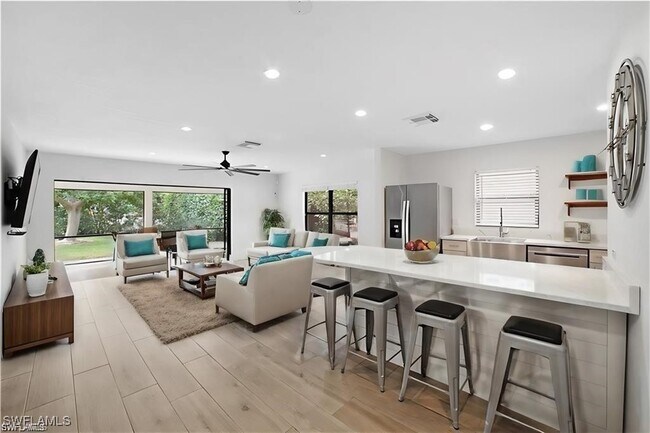 1160 Michigan Ave in Naples, FL - Building Photo - Building Photo