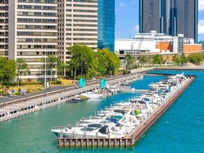 Riverfront Towers in Detroit, MI - Building Photo - Building Photo